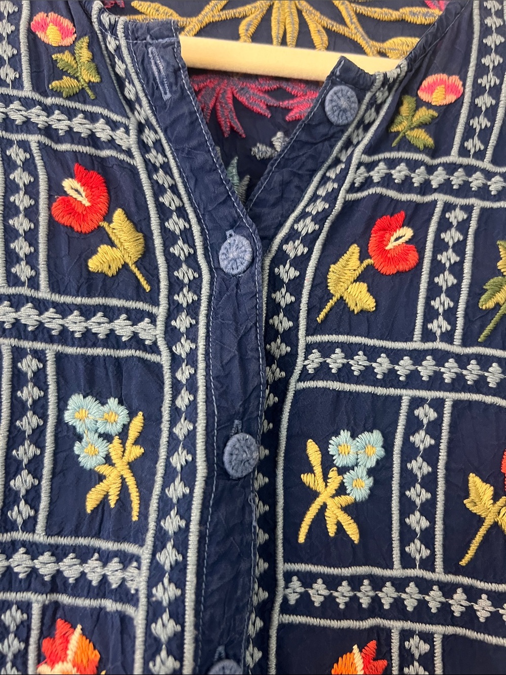 Like New Johnny Was Royal Blue Embroidered Floral Button-Front Blouse Large - Picture 4 of 9